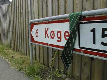 koge_sign.jpg (12891 bytes)