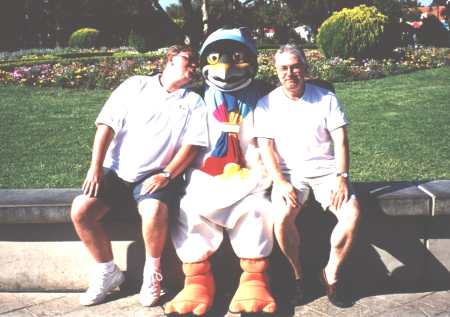 hth_penguin_mike.jpg (21160 bytes)