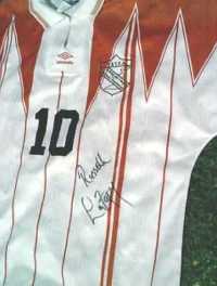latapy_shirt_front3_t.jpg (7477 bytes)